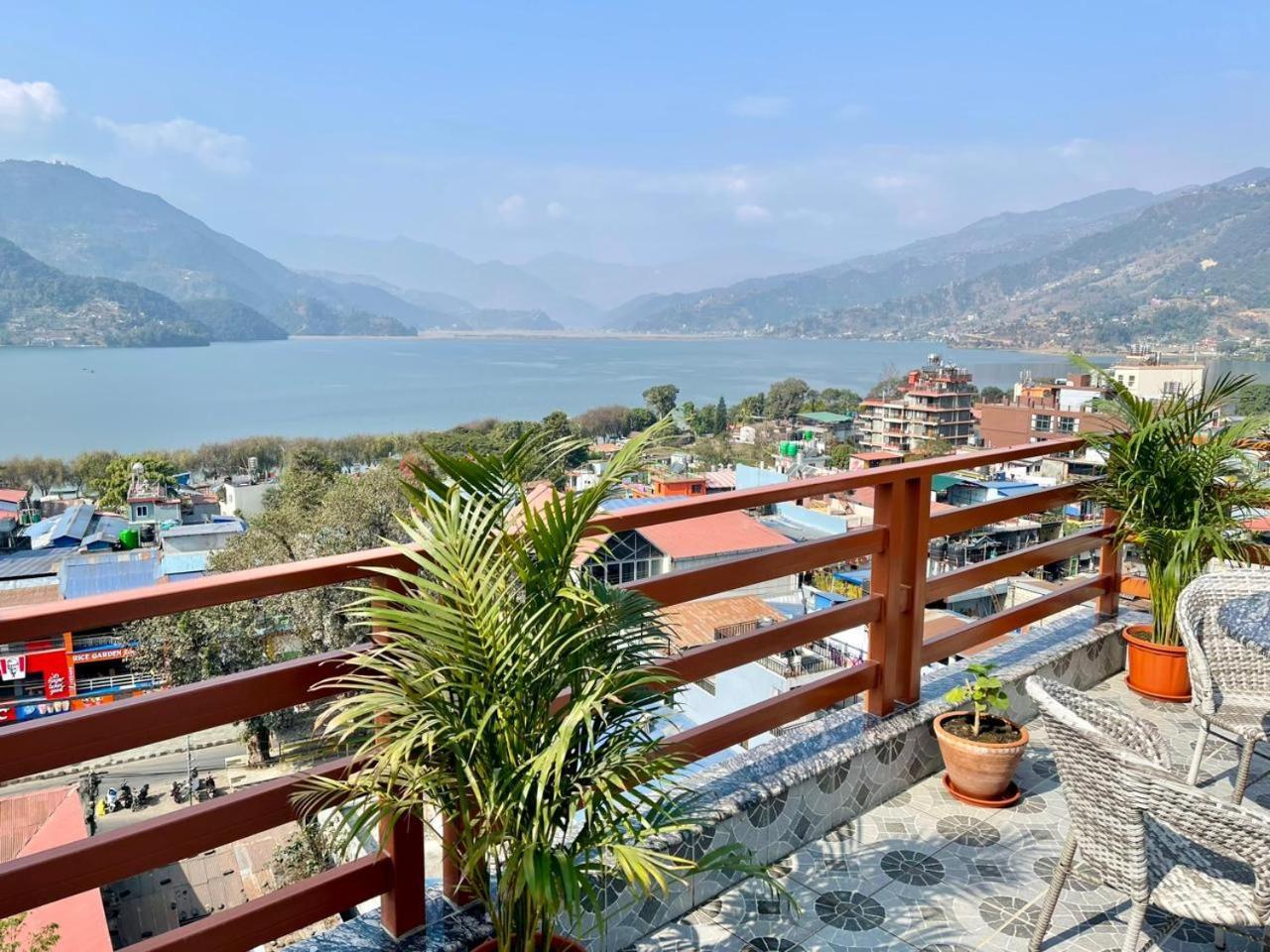 Pokhara Alpine And Springs Hotel Exterior foto
