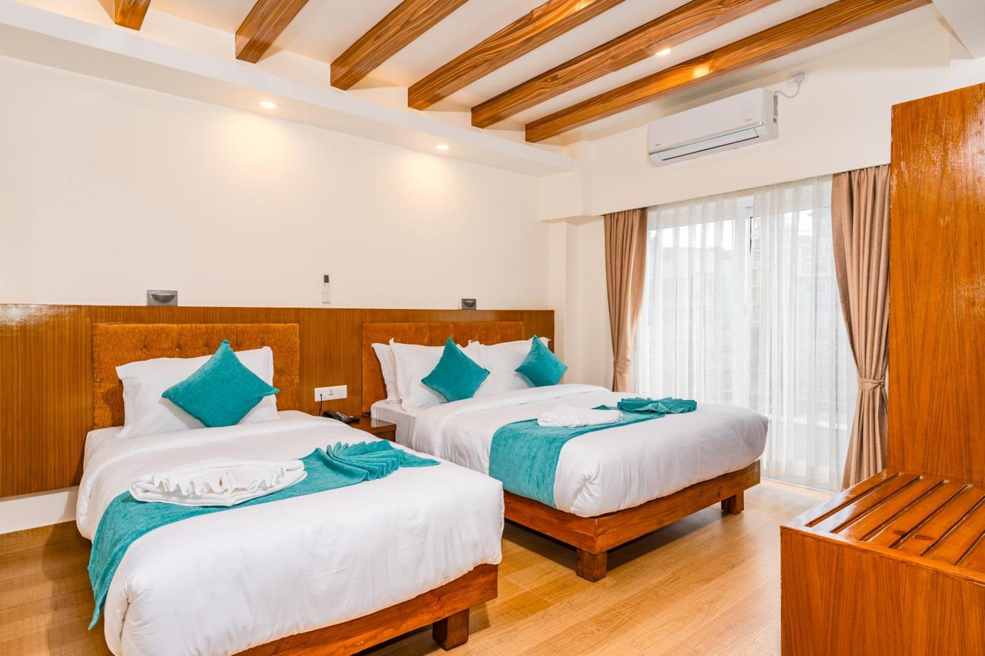 Pokhara Alpine And Springs Hotel Exterior foto