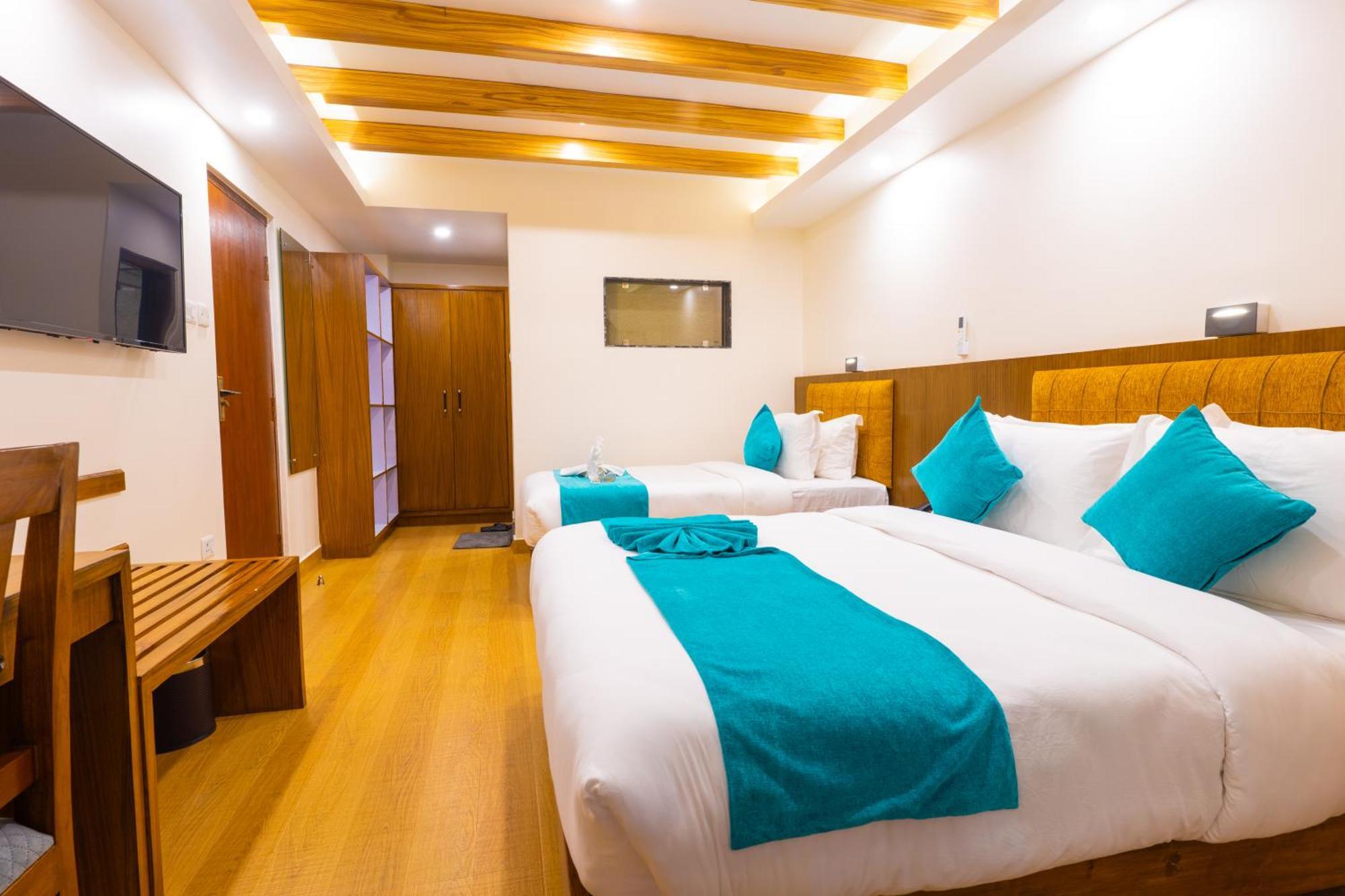 Pokhara Alpine And Springs Hotel Exterior foto