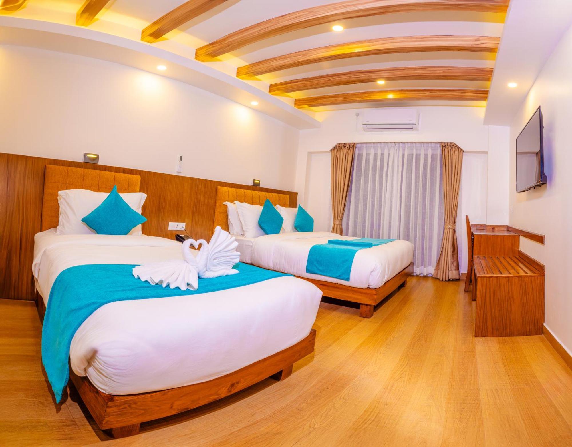 Pokhara Alpine And Springs Hotel Exterior foto
