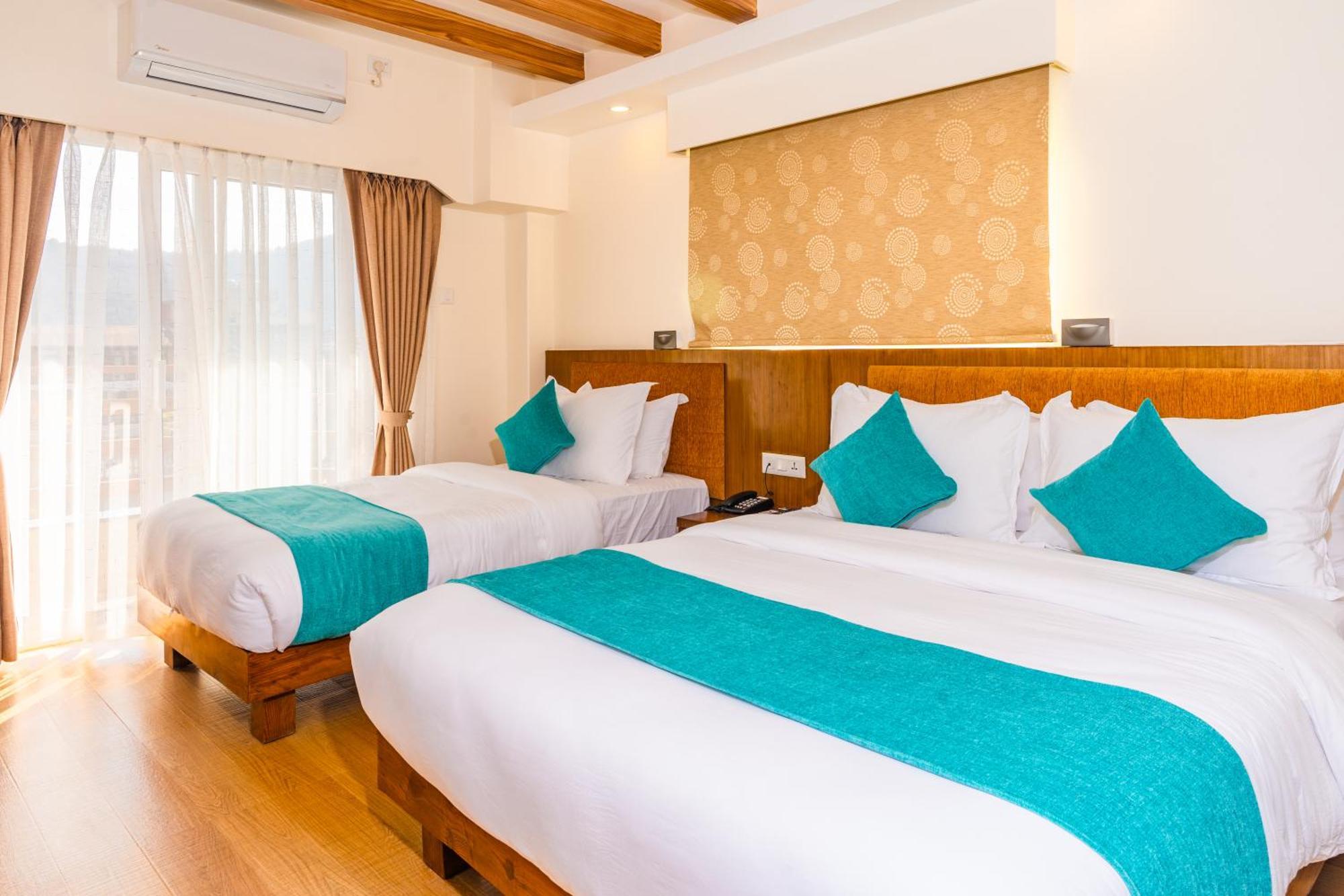 Pokhara Alpine And Springs Hotel Exterior foto