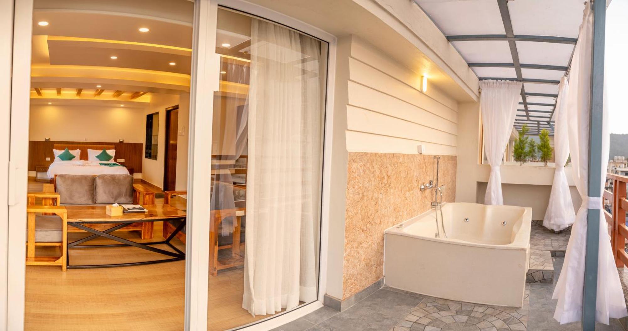 Pokhara Alpine And Springs Hotel Exterior foto